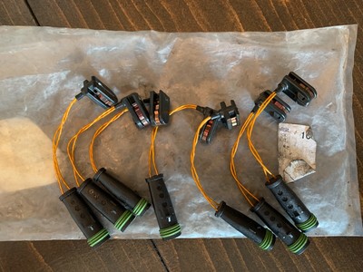 Genuine Mercedes Sprinter//Vito Front Brake Pads With Sensors