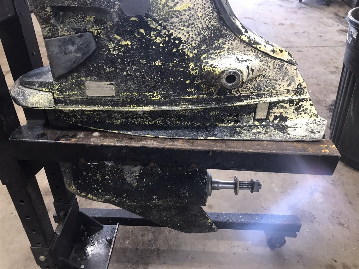 OMC Cobra 1988 2.5 3.0 4 Cylinder Outdrive 983841 for sale online