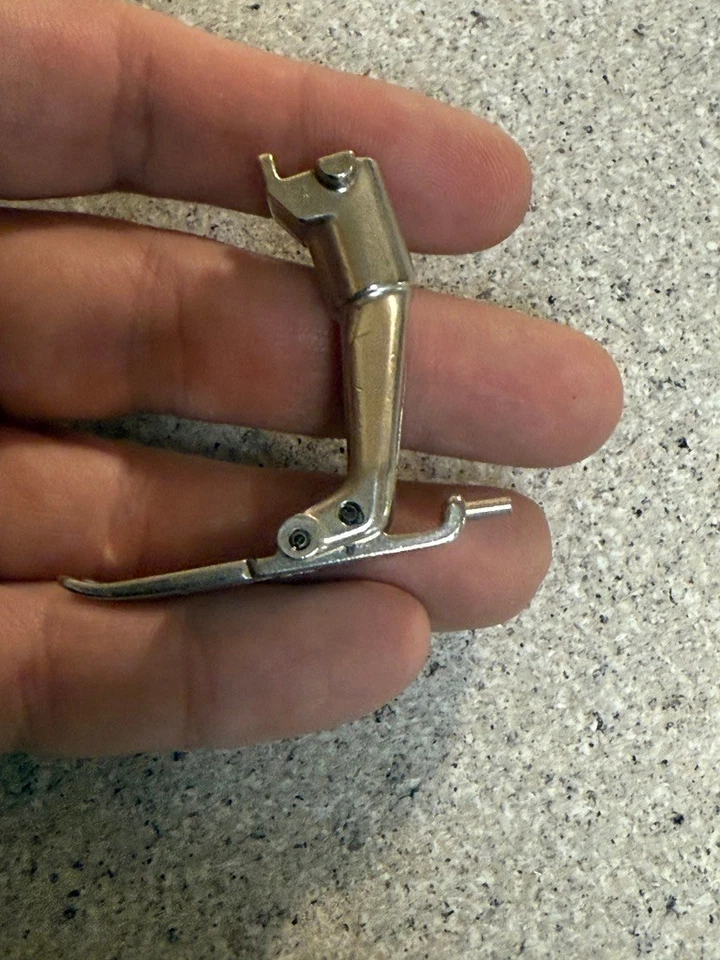 BERNINA BUTTONHOLE CORDING FOOT - ORIGINAL OLD STYLE PART - Image 2 of 4