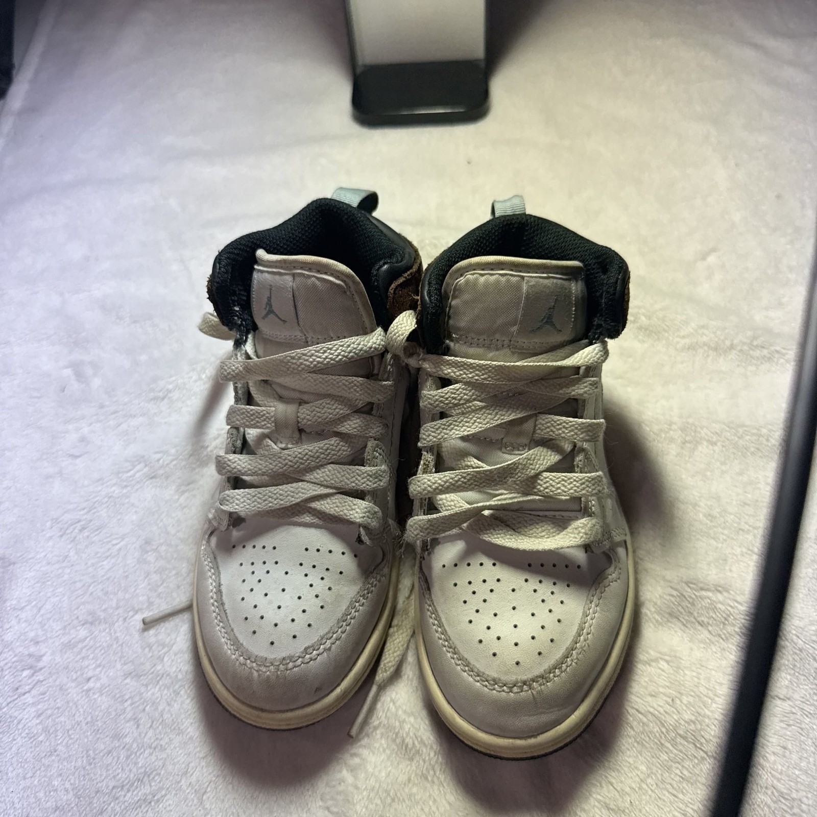 Jordan 1 Mid White/Light Smoke Grey (Youth) Size 12c