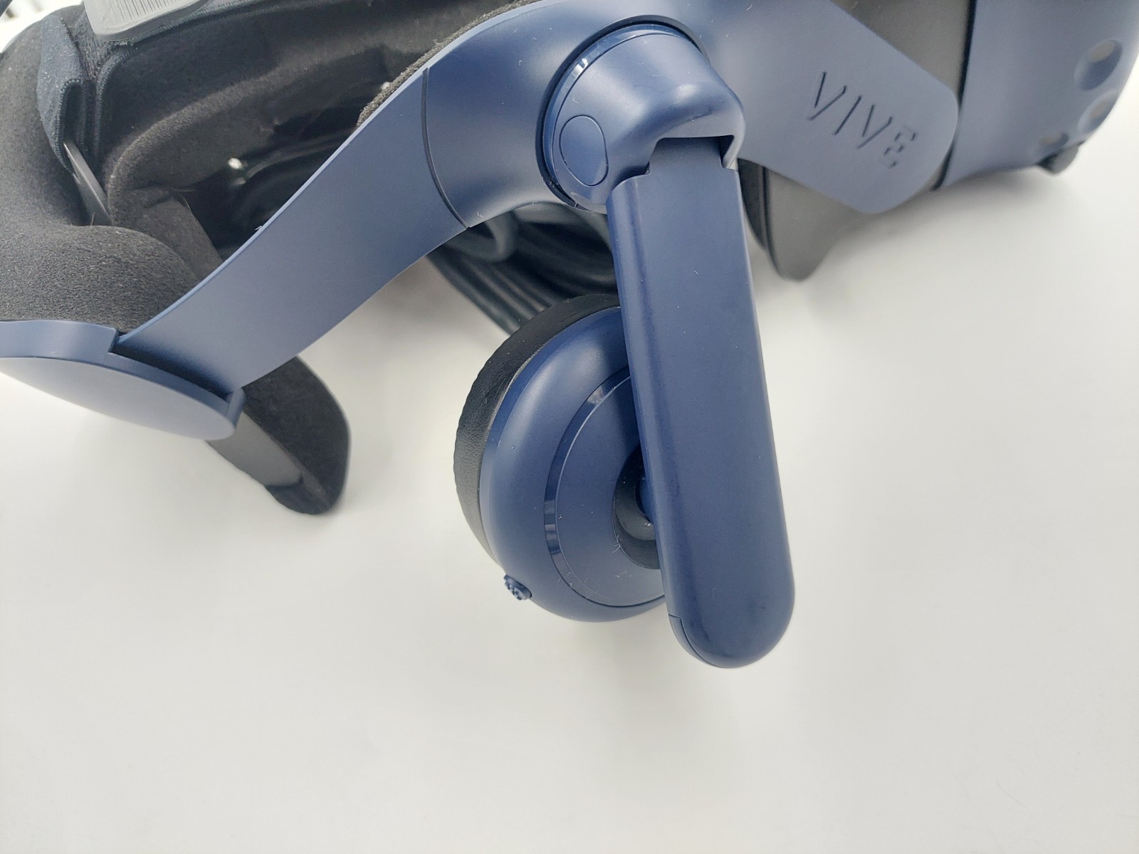 HTC Vive Pro HMD VR Headset with Cable Only (250251)