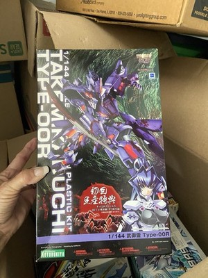 Kotobukiya Muv-Luv Alternative Takemikazuchi Type-00R Yui Takamura plastic kit