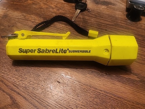 Pelican Super SabreLite Submersible Model 2000 For hazardous conditions - Picture 1 of 4