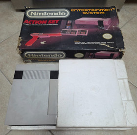 NINTENDO ENTERTAINMENT SYSTEM NES-001 ACTION SET W EXTRA 72 PIN CONNECTOR CIB