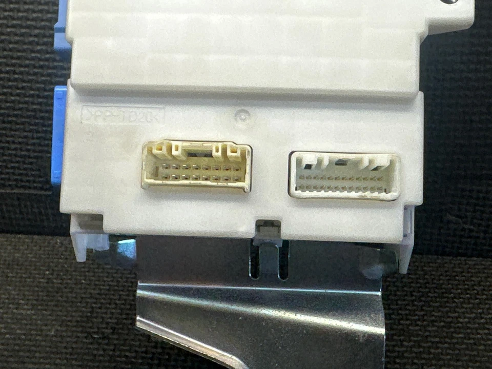 Mazda 3 Sport 2.5L AT BCM Body Control Module 2010 BBM367560J Thru 11/30/2009 - Image 3 of 4