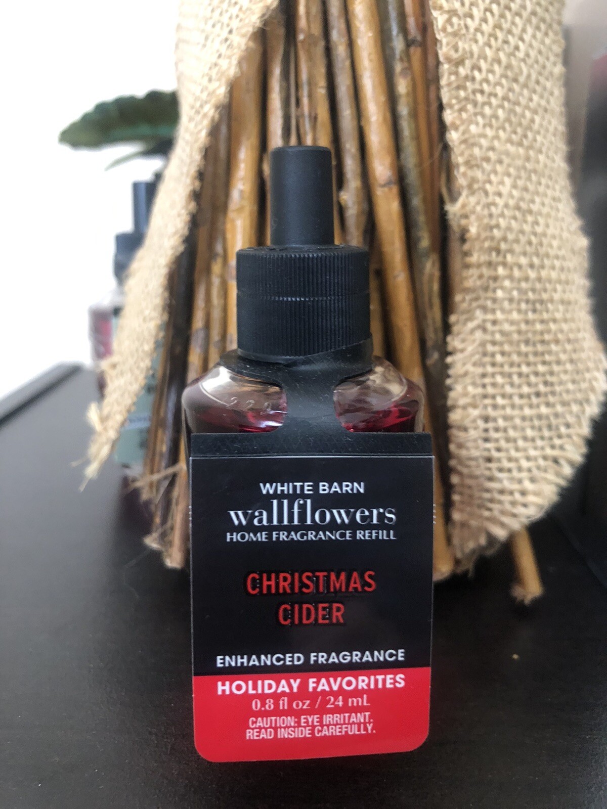 Bath Body Works CHRISTMAS CIDER Wallflower Fragrance Refill Bulbs Sealed-image