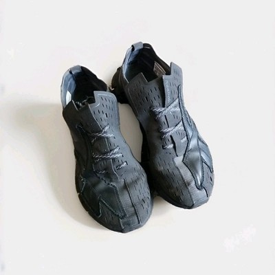 Reebok Black 1Y3501  821 GW5009 Shoe Sneaker Trainer SIZE 4.5.  