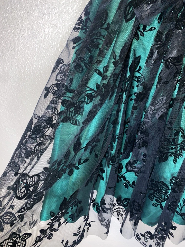 Jona Michelle 是一个为女孩创造美丽连衣裙的品牌! 8 码全新 — 第 4/4 张图片