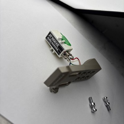 RARE AUDIO-TECHNICA AT1000XE PHONO CARTRIDGE.  Attached To A Pioneer Head Shell.