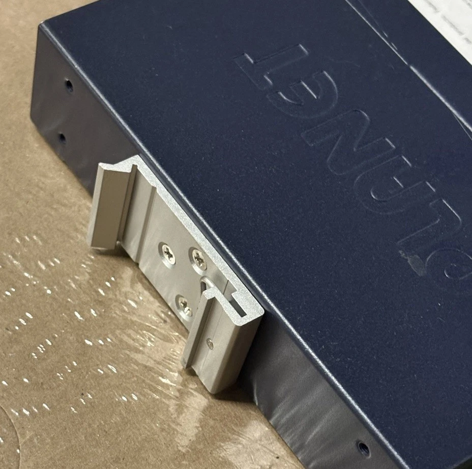 Planet Industrial Ethernet Device ISW-621TF photo 4