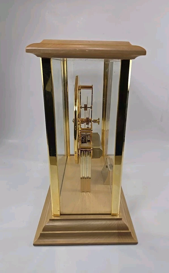 Croton Esqueleto Estilo Manto Estante Reloj Movimiento Cuarzo y Marco Madera Latón Foto 3 de 4