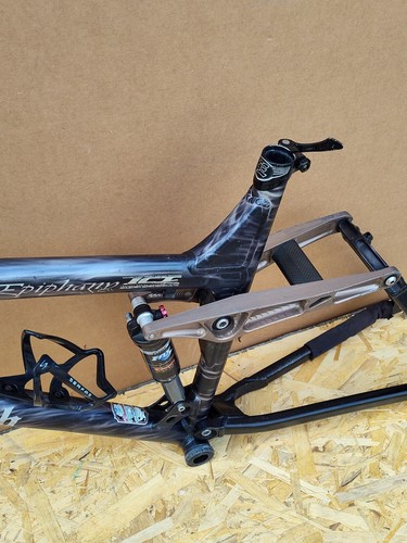 Ellsworth Epiphany 19" Full Suspension Frame - Picture 12 of 19