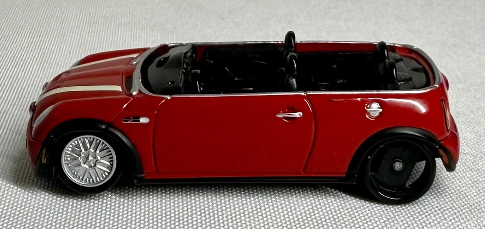 MINI COOPER 2003 Paramount Pictures Johnny Lightning 1:64 DIE-CAST - Image 3 of 4