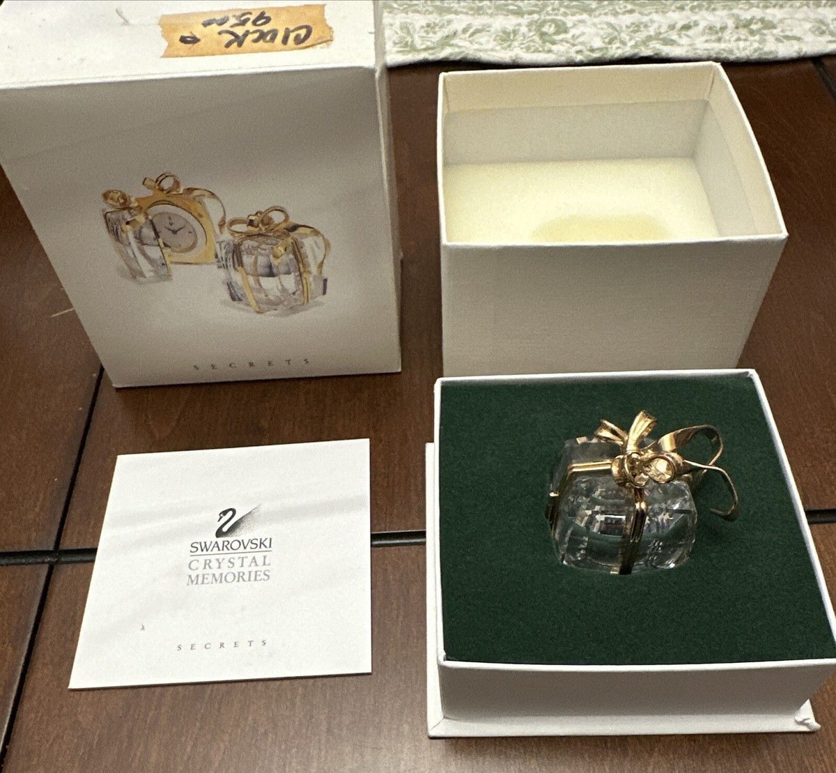Swarovski Crystal Memories Secrets Figurine GIFT CLOCK