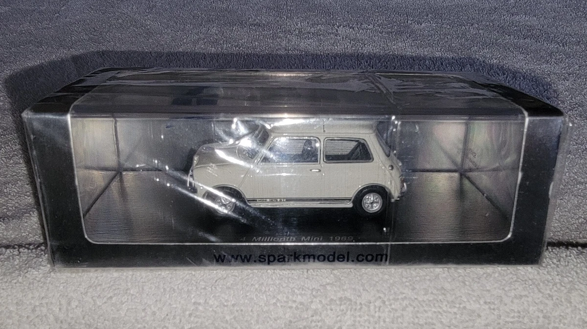 Spark 1/43 Mini Woody Par Castagna 2004 – Modèle Résine Gris Et Blanc