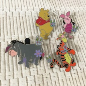 Disney Winnie The Pooh Pin Lot, Friends With Butterflies 2003