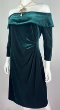 Teri Jon by Rickie Freeman New 12 US 48 IT L Green Velvet Cocktail Dress Runway