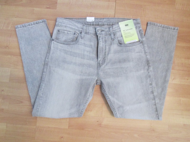 Levis 512 Slim Taper, Men 32 x 30, Distressed, NWT`s