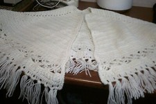 scialle in lana bianco  fatto all uncinetto  vintage leggi