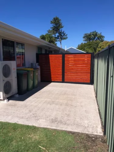 Aluminum Double Swing Gates - CUSTOM Sizes - Slats Alloy Merbau Timber-Look - Picture 15 of 16