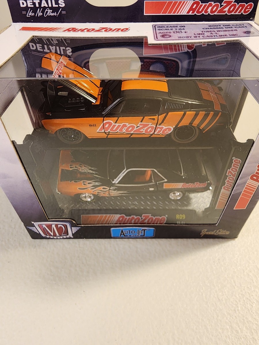 オートペイントショップ429CUSTOM AutoZone Auto-Lift '68 Ford Mustang '71 Plymouth Hemi Cuda Diecast