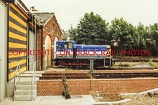 UK RAILWAY PHOTOGRAPH OF CLASS 03 SHUNTER 03179. RM03-75