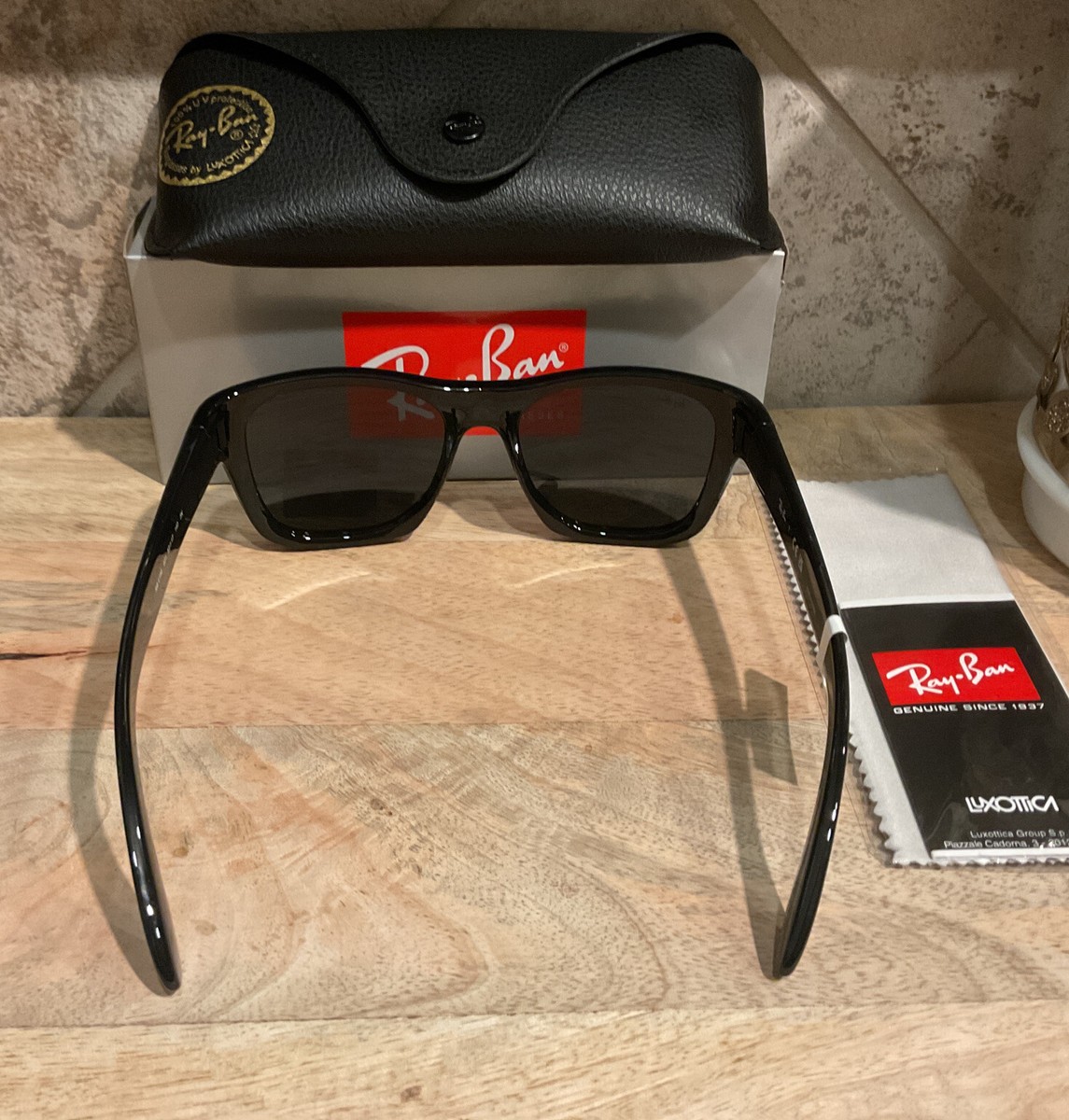 RAY BAN RB4194 601 53-17 140 3N Black/Green Gradient Lens