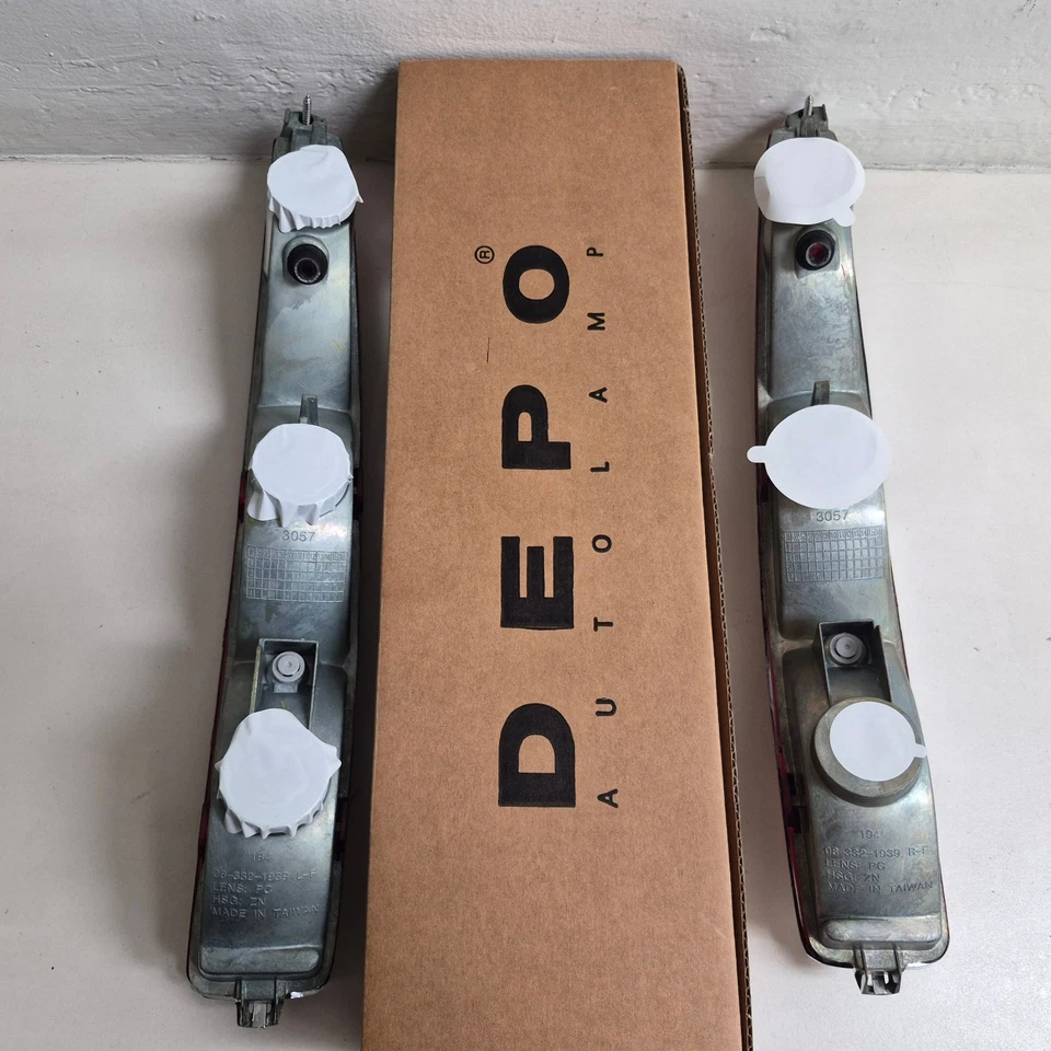 Nuevo Stock Muerto 94-99 Cadillac DeVille Lámpara Trasera LH RH 5978126 5978125 DEPO OEM Foto 2 de 4
