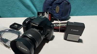 Canon EOS Rebel XSi / 450D Digital SLR Camera with Lens
