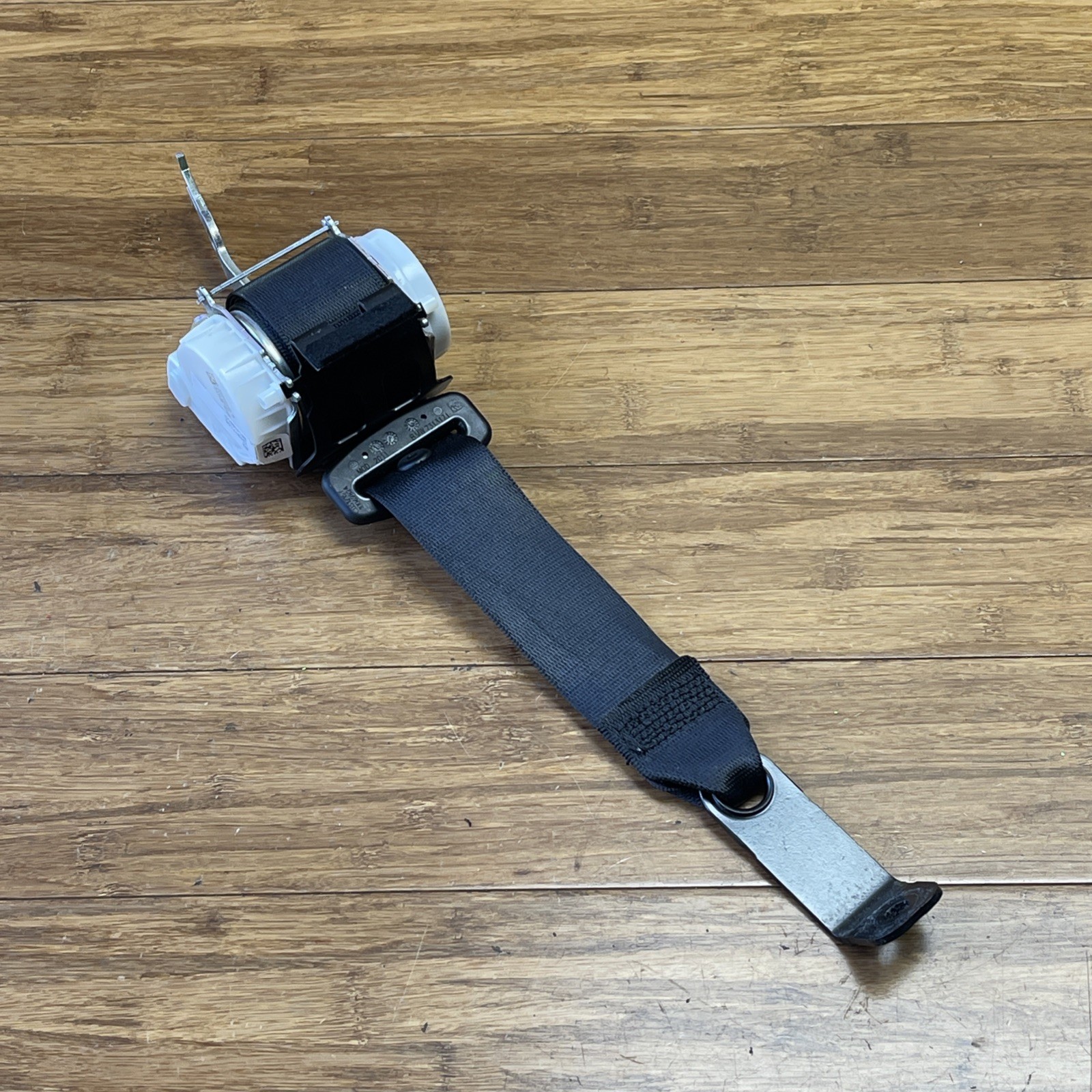 2014-2017 BMW i8 I12 Rear Right Seat Belt Retractor Black Assembly 7313171 OEM