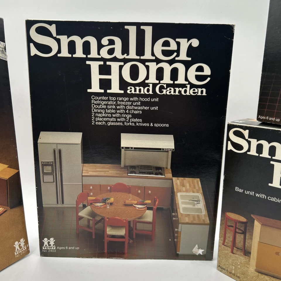 Juego de muebles de cocina vintage Tomy Smaller Homes 2403 para casa de muñecas nuevo en caja contenedor 48 lote Foto 2 de 4