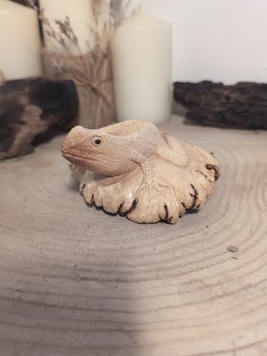 Fair Trade handgeschnitzte und handgefertigte Holzschnitzerei Chinaberry Frosch