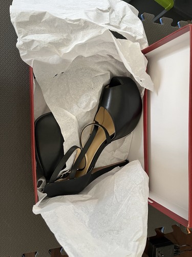 High Heel Shoes - Picture 3 of 8