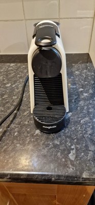Magimix Nespresso Pod Kaffeemaschine funktioniert mit Problemen siehe Beschreibung