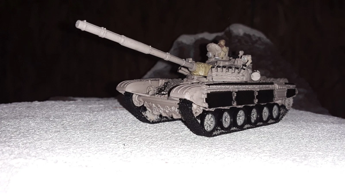 Forces of Valor 1/72 Iraqi T-72 戦車 Forces Of Valor 1/72 Scale Iraqi T-72 Soviet Main Battle Tank