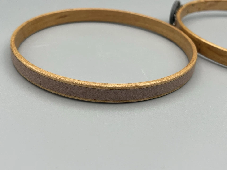 Antique Queen Wooden Embroidery Hoop 5” Tension Wheel Felt Lined - Made in USA - Image 4 of 4
