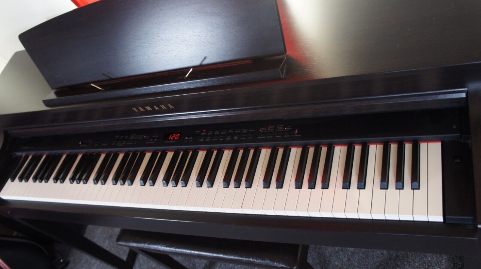 Yamaha Clavinova CLP R Dark Rosewood. Used, in perfect