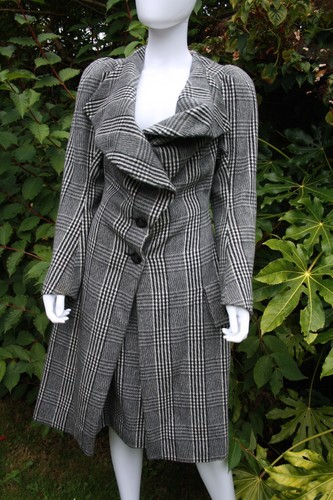 Vivienne Westwood Gold Label 100% Alpaca Checked Coat and Skirt, Size 12 - Picture 4 of 20