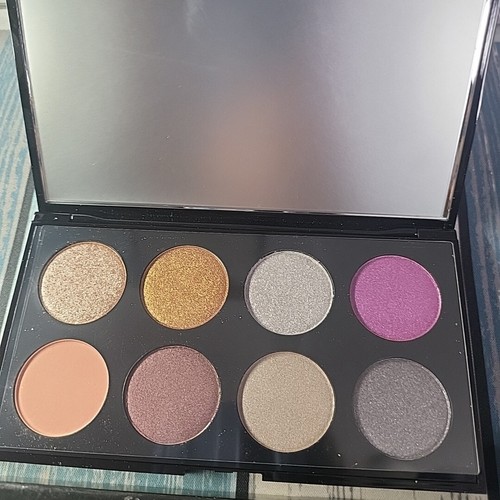 Betty Boop That's So Betty Eyeshadow Palette NIB - LIMITED EDITION! - Picture 5 of 11