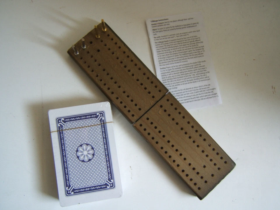 WOODEN FOLDING HINGED CRIBBAGE GAME BOARD CRIB PACK CARDS SCORING PEGS RULES NEW - Image 4 of 4