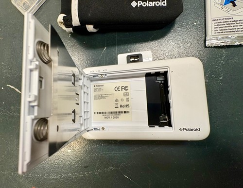 Polaroid Snap 10.0MP Digital Camera - White - Picture 11 of 13