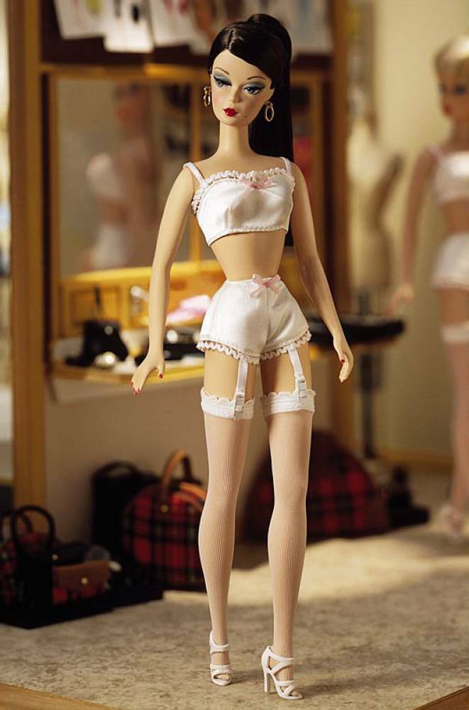 Mattel Barbie Fashion Model Collection lingerie Brown hair Mattel Barbie Fashion Model Collection lingerie Brown hair