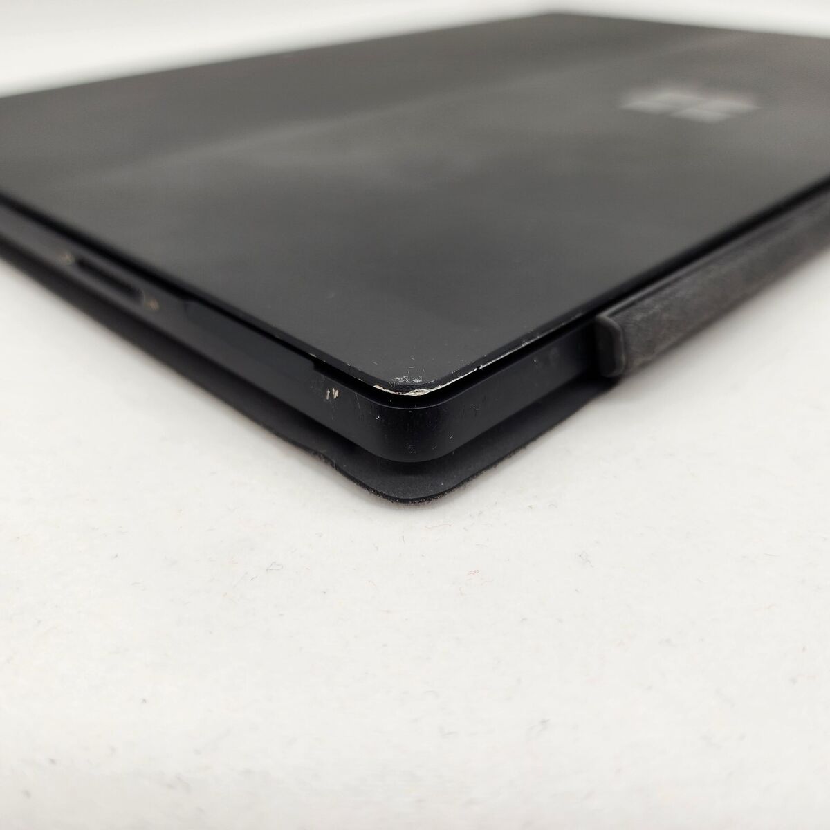 Microsoft Surface Pro 7, Matte Black - Intel Core i5-1035G4 Microsoft Surface Pro 7, Matte Black - Intel Core i5-1035G4