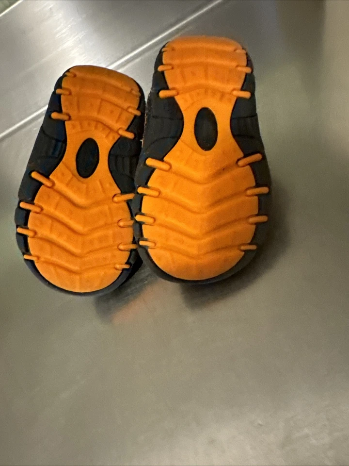 Zapatos sin cordones Genuinekids OshKosh para bebés y niños pequeños marrón y naranja talla 3 Foto 4 de 4