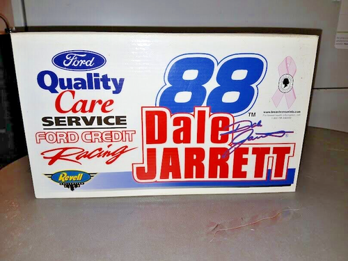 Dale Jarrett- #88-1:24 scale- Quality Care, 1999- Ford Taurus - Picture 1 of 9