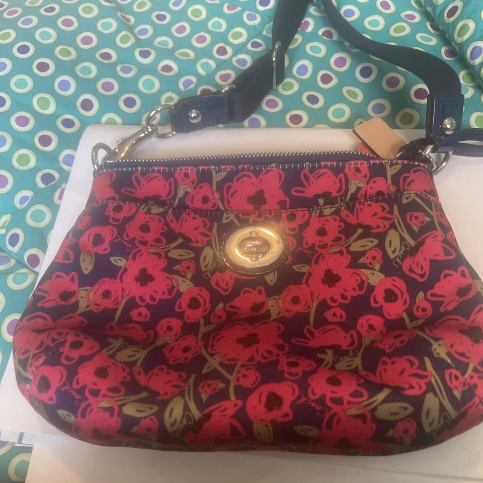 Coach罂粟斜挎包 — 第 2/4 张图片