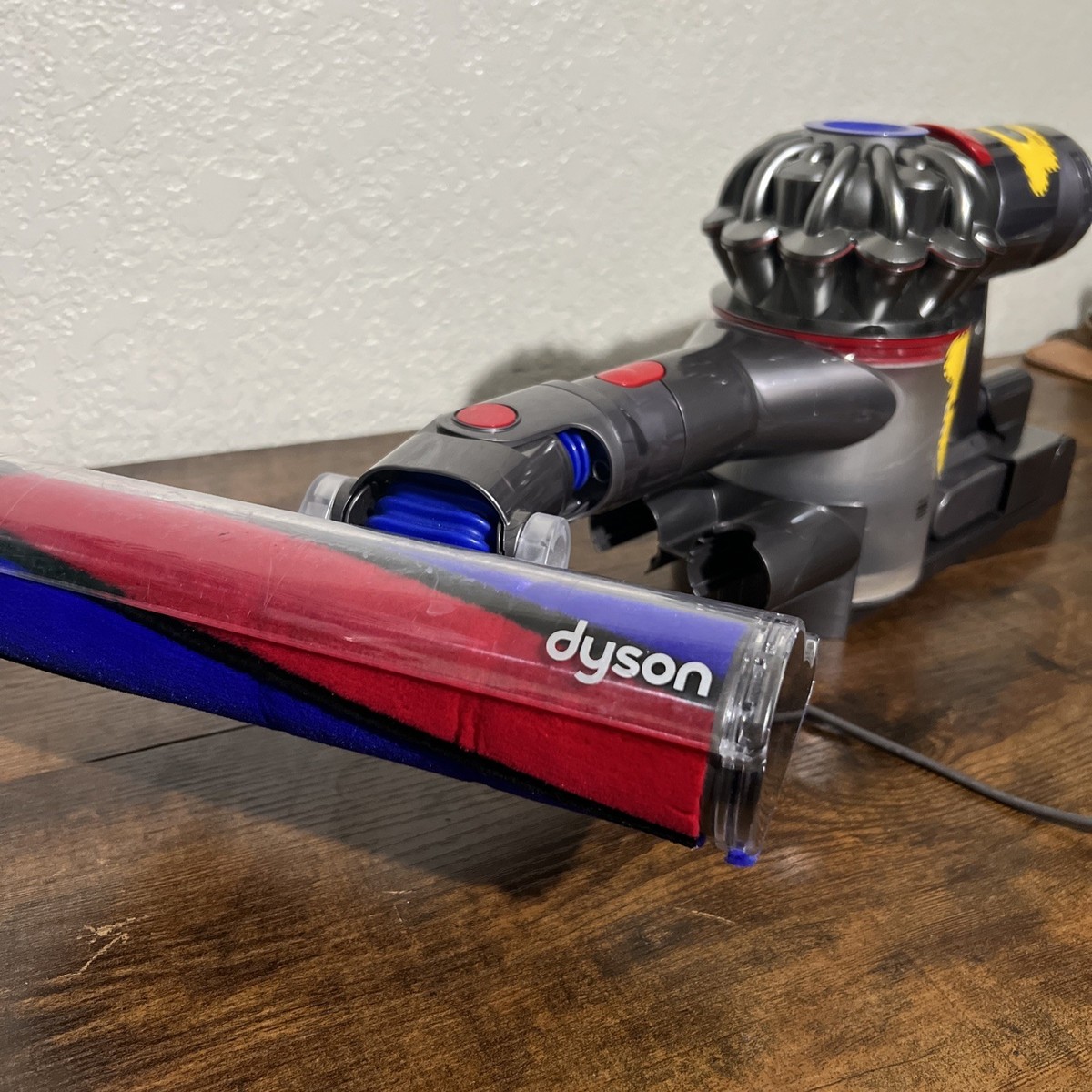 Dyson Cordless Vacuum Cleaner In Working Conditions Defective