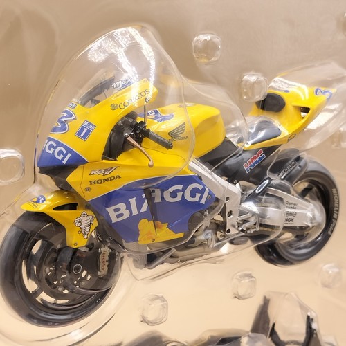 Tamiya 1/12 Honda Pons RC211V 2003 '03 #3 Max Biaggi Masterwork Finished 21017 - Picture 9 of 9