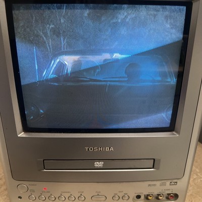 Toshiba MD9DP1 Portable 9-inch AC/DC CRT GAMING  TV DVD Combo - Good Working 