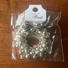 Silver Christmas Wreath Pin